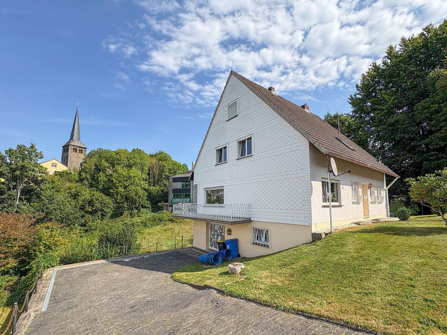 Predaj domu 166 m², pozemok 1.043 m², Hamm (Sieg), Porýnie-Falcko Predaj domu 166 m², pozemok 1.043 m², Hamm (Sieg), Porýnie-Falcko