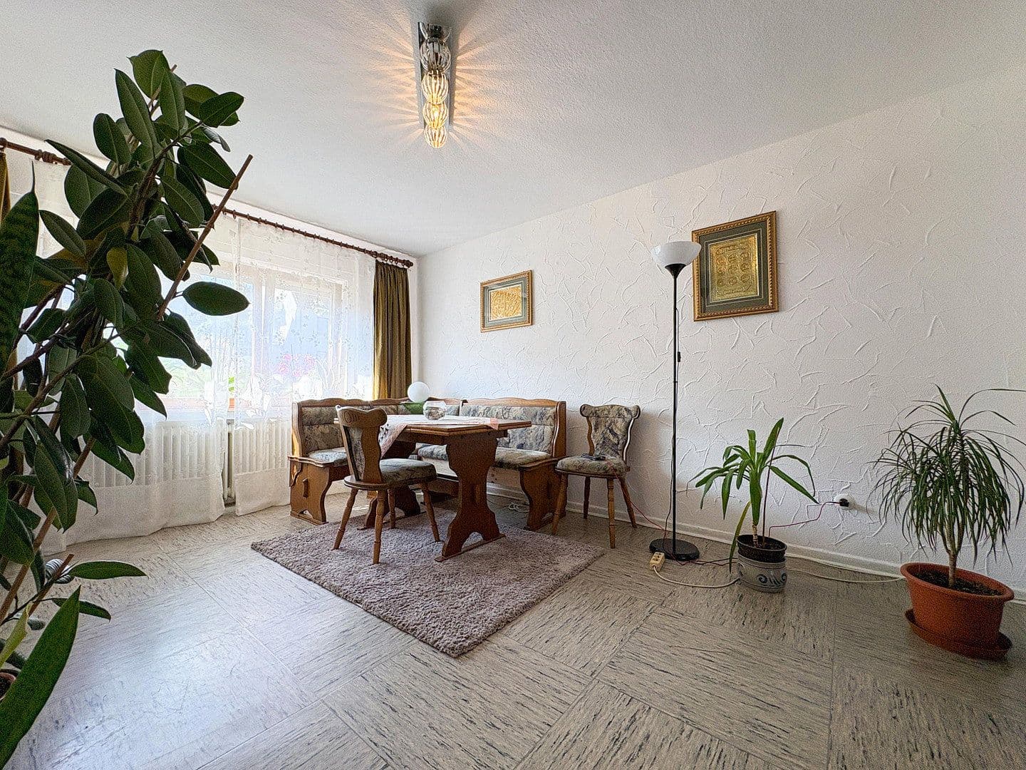 Predaj domu 166 m², pozemok 1.043 m², Hamm (Sieg), Porýnie-Falcko Predaj domu 166 m², pozemok 1.043 m², Hamm (Sieg), Porýnie-Falcko