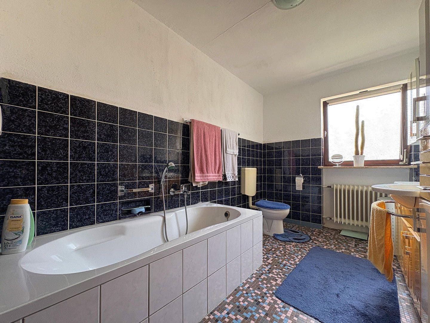 Predaj domu 166 m², pozemok 1.043 m², Hamm (Sieg), Porýnie-Falcko Predaj domu 166 m², pozemok 1.043 m², Hamm (Sieg), Porýnie-Falcko