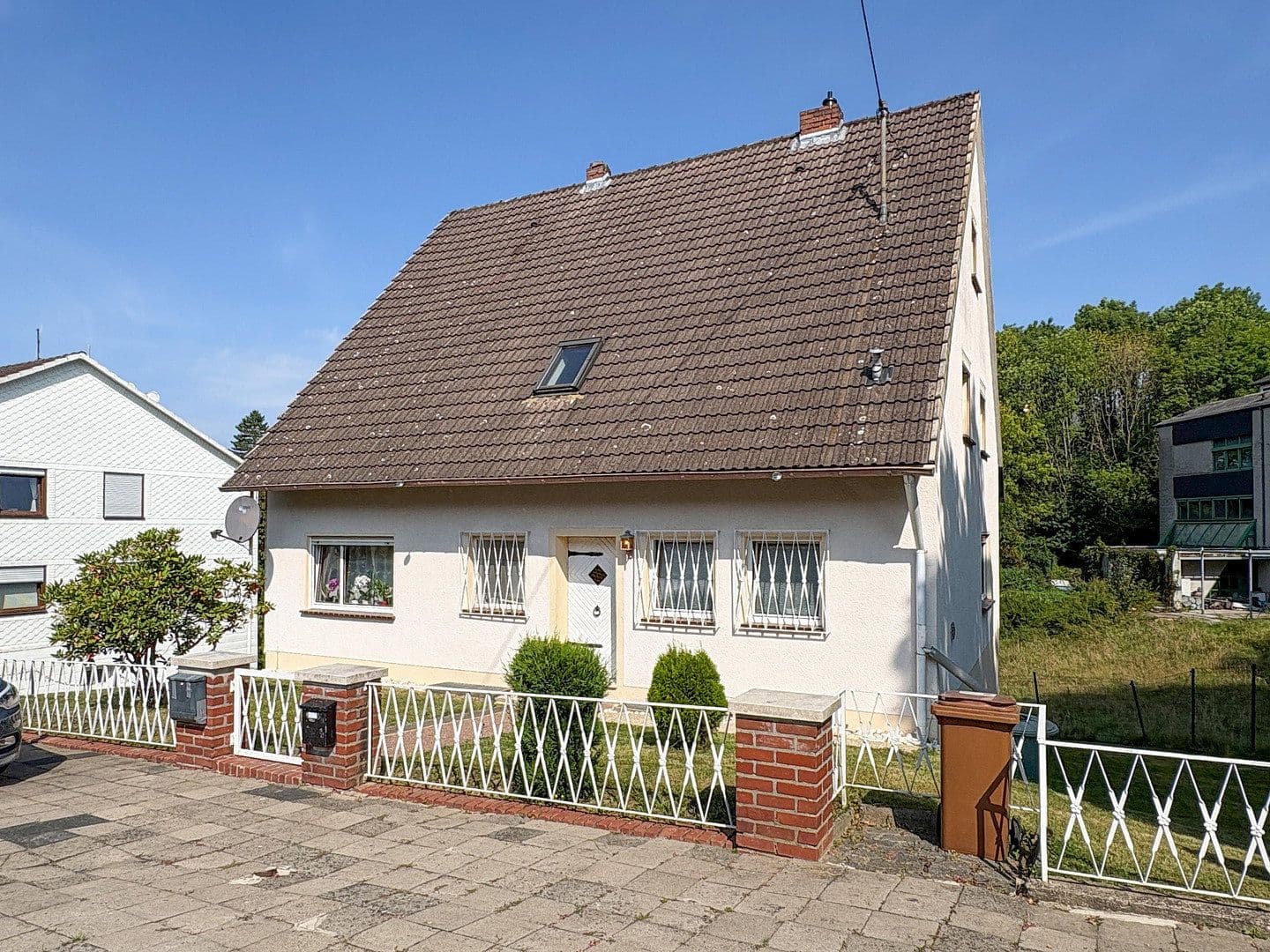 Predaj domu 166 m², pozemok 1.043 m², Hamm (Sieg), Porýnie-Falcko Predaj domu 166 m², pozemok 1.043 m², Hamm (Sieg), Porýnie-Falcko