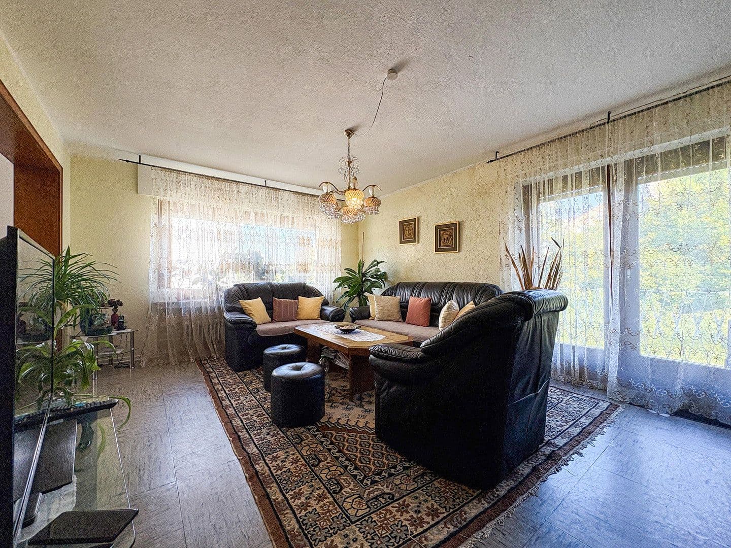 Predaj domu 166 m², pozemok 1.043 m², Hamm (Sieg), Porýnie-Falcko Predaj domu 166 m², pozemok 1.043 m², Hamm (Sieg), Porýnie-Falcko