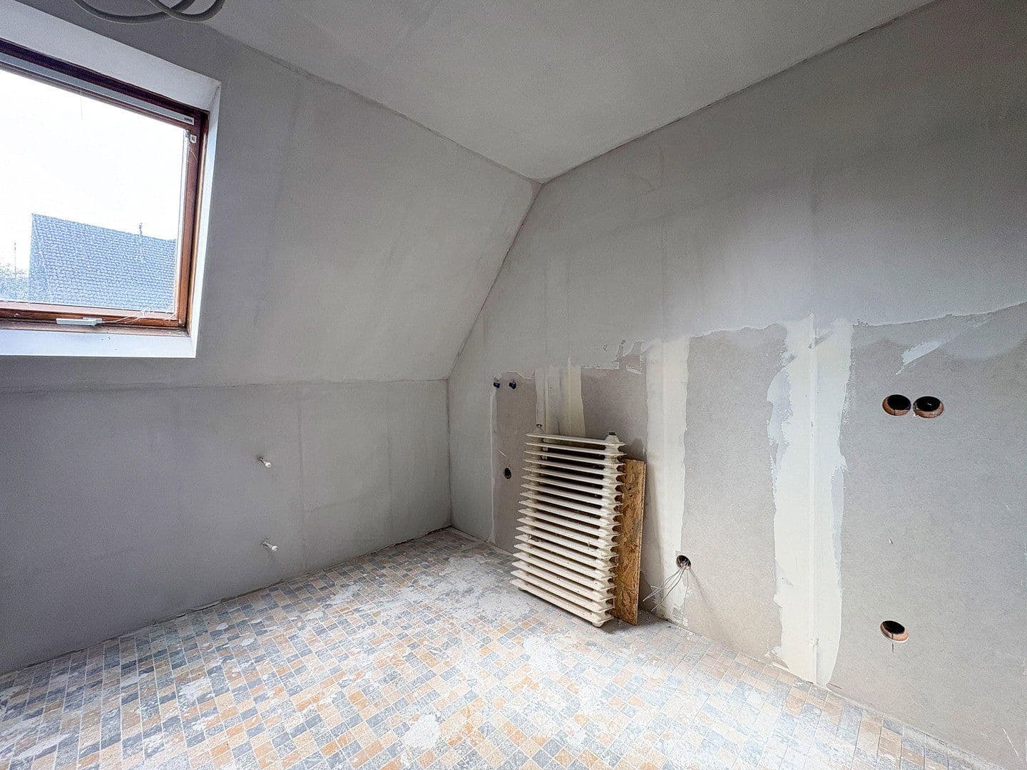 Predaj domu 166 m², pozemok 1.043 m², Hamm (Sieg), Porýnie-Falcko Predaj domu 166 m², pozemok 1.043 m², Hamm (Sieg), Porýnie-Falcko