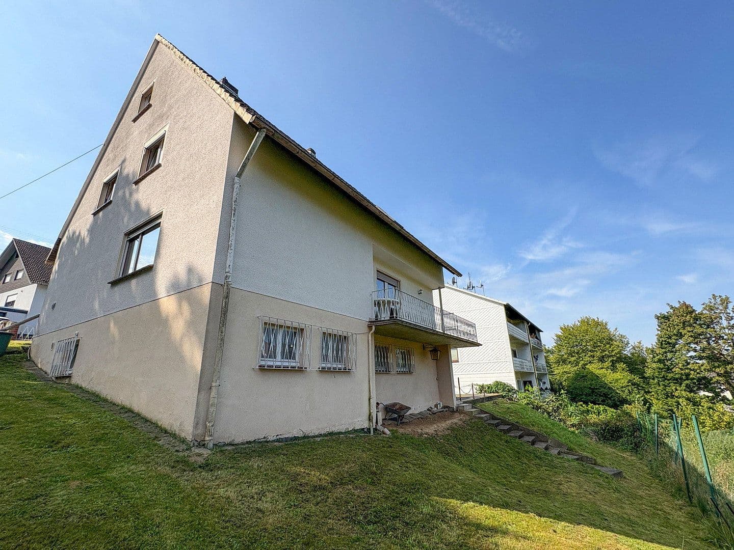 Predaj domu 166 m², pozemok 1.043 m², Hamm (Sieg), Porýnie-Falcko Predaj domu 166 m², pozemok 1.043 m², Hamm (Sieg), Porýnie-Falcko