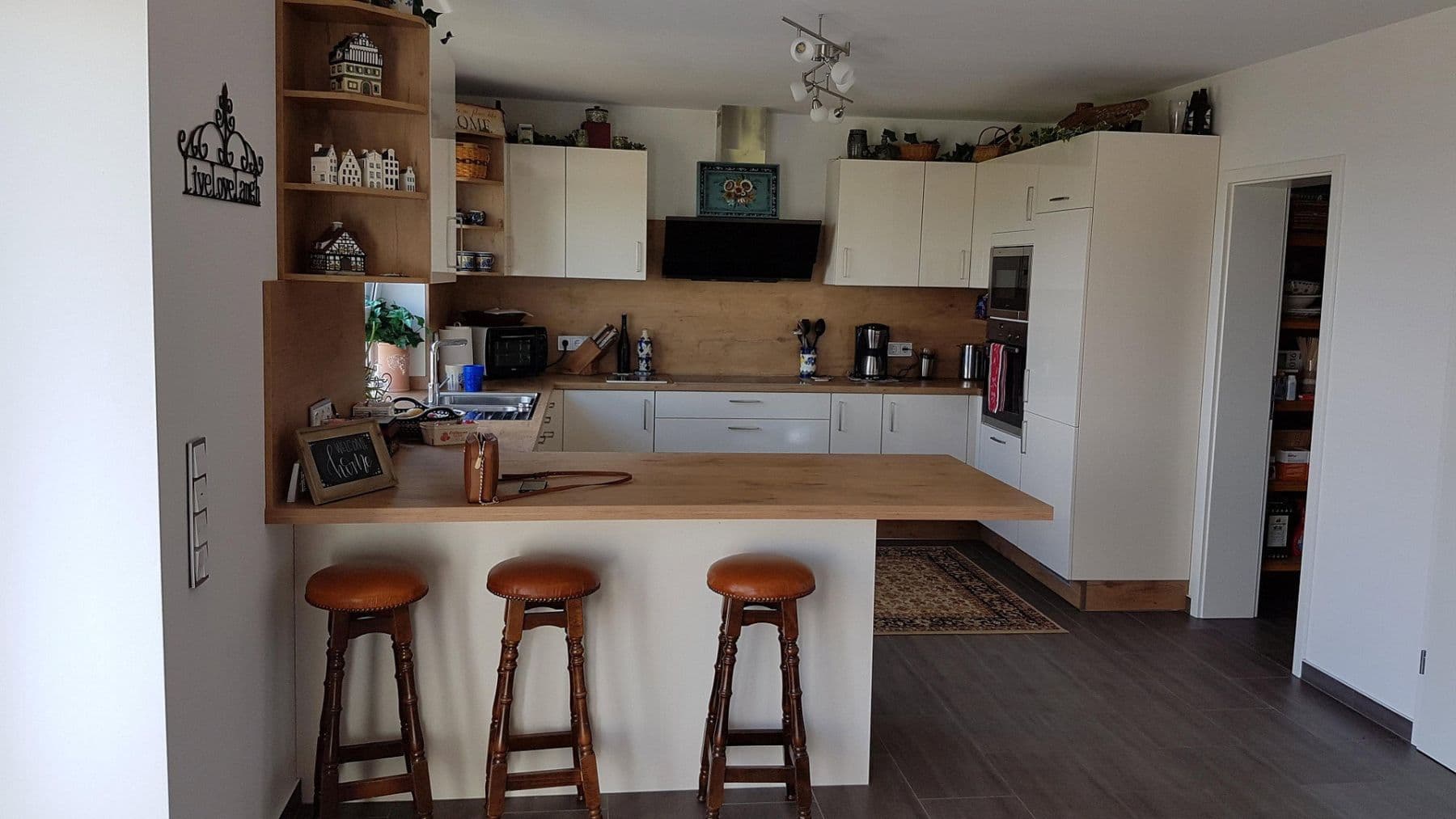 Prenájom domu 219 m², pozemok 300 m², Essenheim, Porýnie-Falcko Prenájom domu 219 m², pozemok 300 m², Essenheim, Porýnie-Falcko