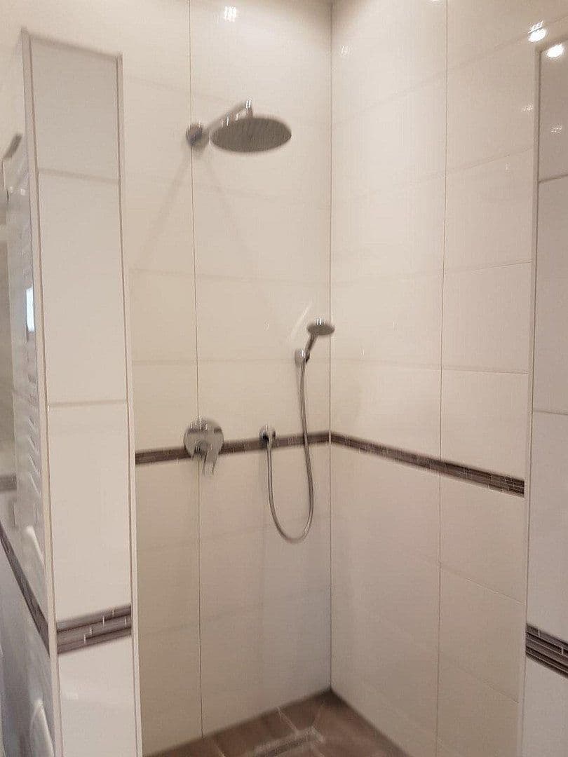 Prenájom domu 219 m², pozemok 300 m², Essenheim, Porýnie-Falcko Prenájom domu 219 m², pozemok 300 m², Essenheim, Porýnie-Falcko