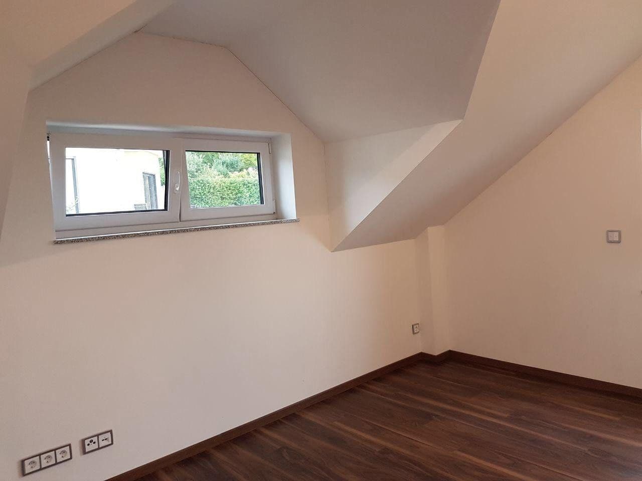Prenájom domu 219 m², pozemok 300 m², Essenheim, Porýnie-Falcko Prenájom domu 219 m², pozemok 300 m², Essenheim, Porýnie-Falcko