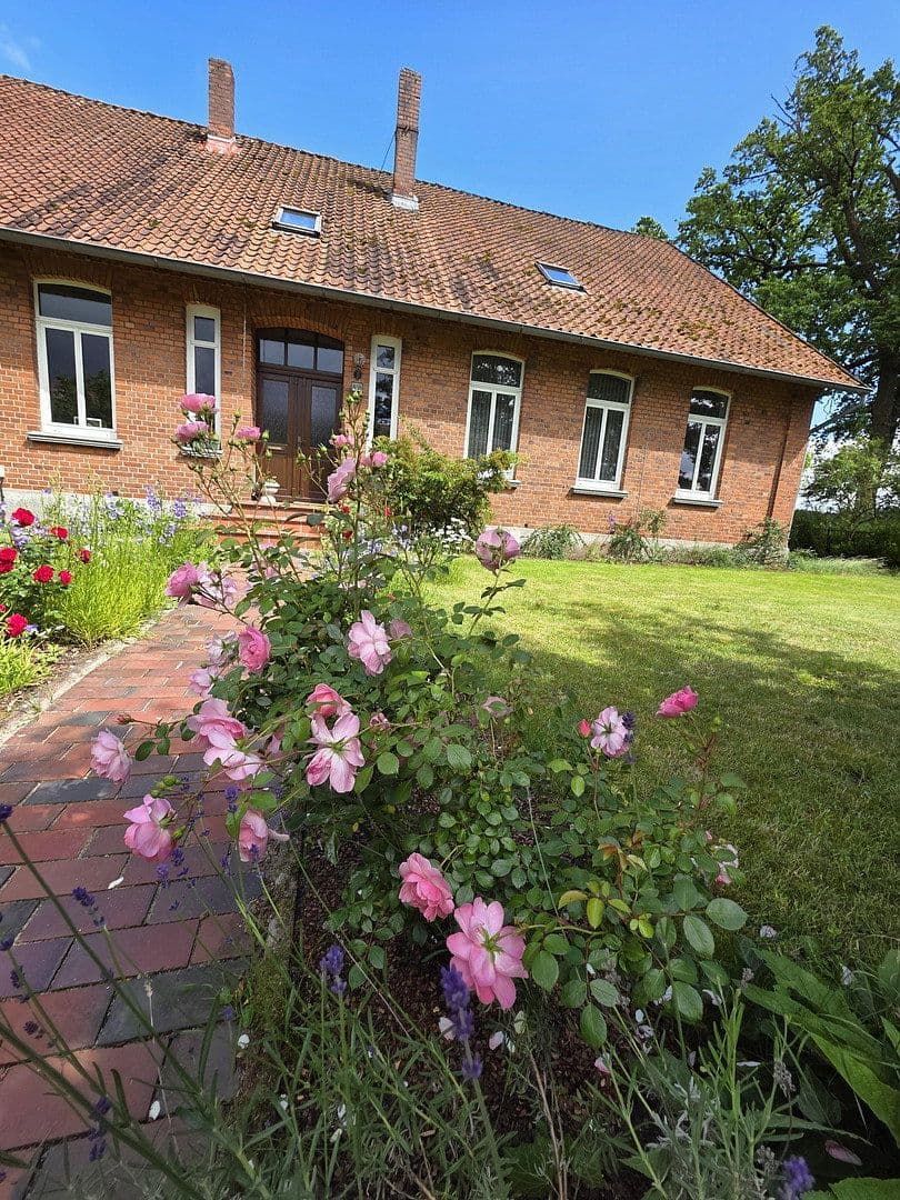 Predaj domu 219 m², pozemok 1.317 m², Uelzen, Dolné Sasko Predaj domu 219 m², pozemok 1.317 m², Uelzen, Dolné Sasko