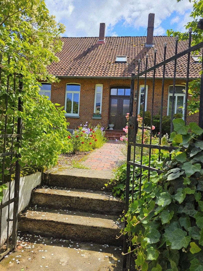 Predaj domu 219 m², pozemok 1.317 m², Uelzen, Dolné Sasko Predaj domu 219 m², pozemok 1.317 m², Uelzen, Dolné Sasko