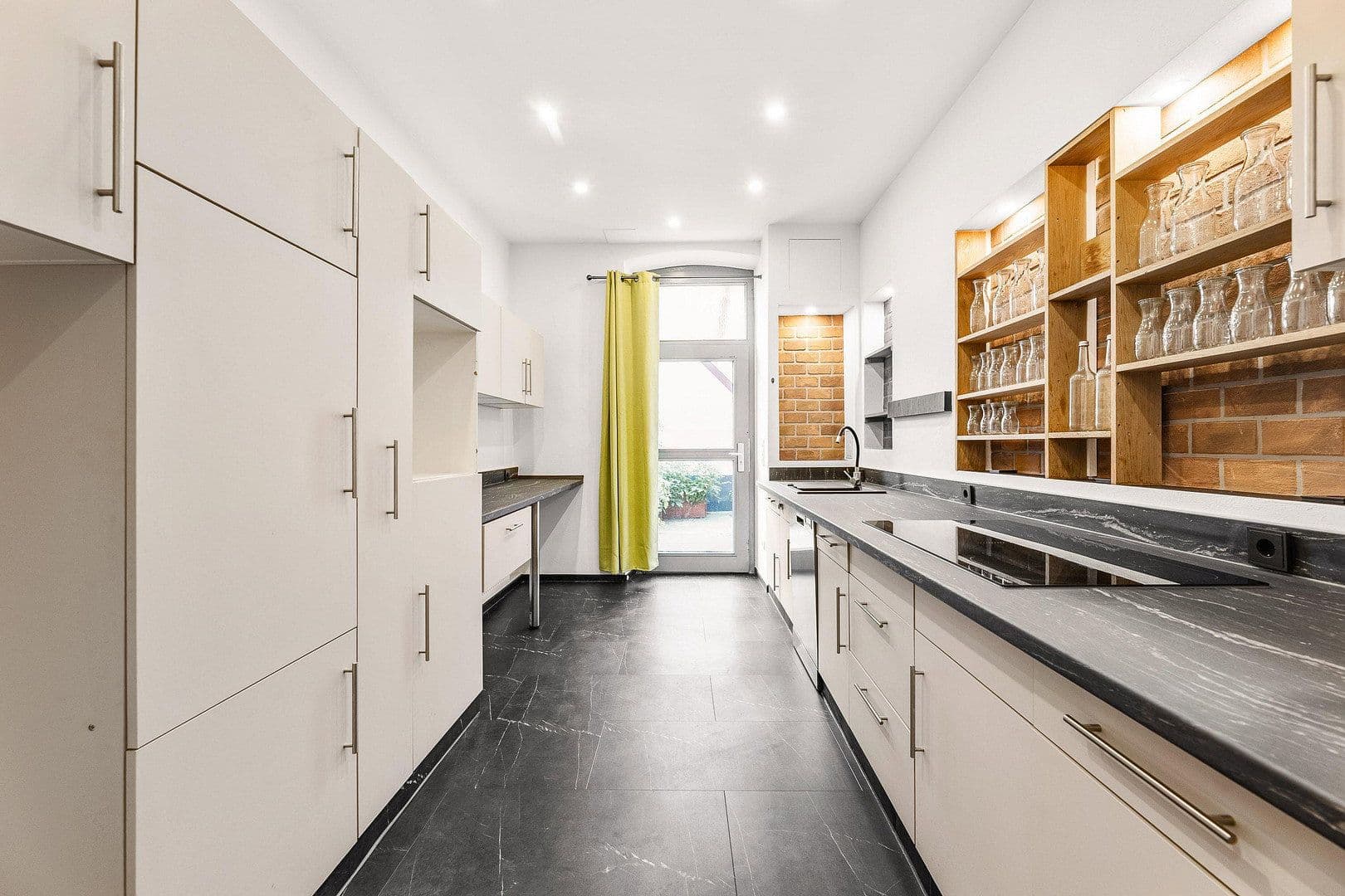 Prenájom bytu 6-izbový 185 m², Jahnstrasse 1, Hof, Bavorsko Prenájom bytu 6-izbový 185 m², Jahnstrasse 1, Hof, Bavorsko