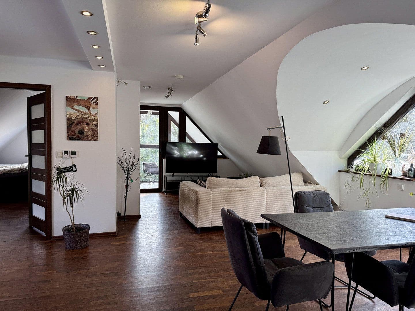 Prenájom bytu 3-izbový 98 m², Hamburg, Hamburg Prenájom bytu 3-izbový 98 m², Hamburg, Hamburg