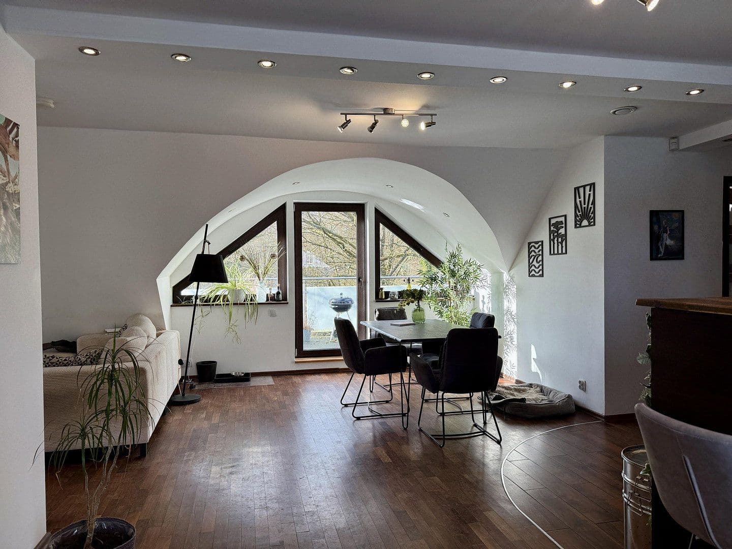 Prenájom bytu 3-izbový 98 m², Hamburg, Hamburg Prenájom bytu 3-izbový 98 m², Hamburg, Hamburg