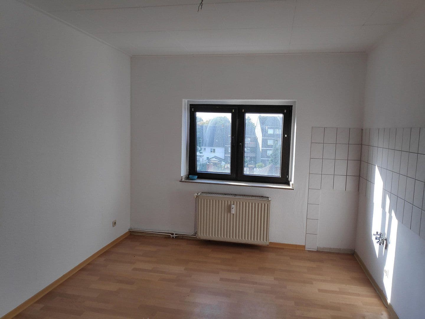 Prenájom bytu 3-izbový 82 m², Borkhofer Str. 33a, Duisburg, Severné Porýnie - Westfálsko Prenájom bytu 3-izbový 82 m², Borkhofer Str. 33a, Duisburg, Severné Porýnie - Westfálsko