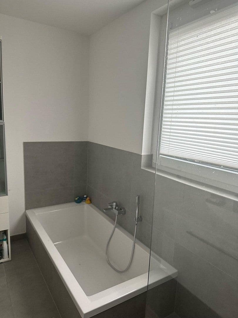 Predaj domu 146 m², pozemok 298 m², Wiesbaden, Hesensko Predaj domu 146 m², pozemok 298 m², Wiesbaden, Hesensko