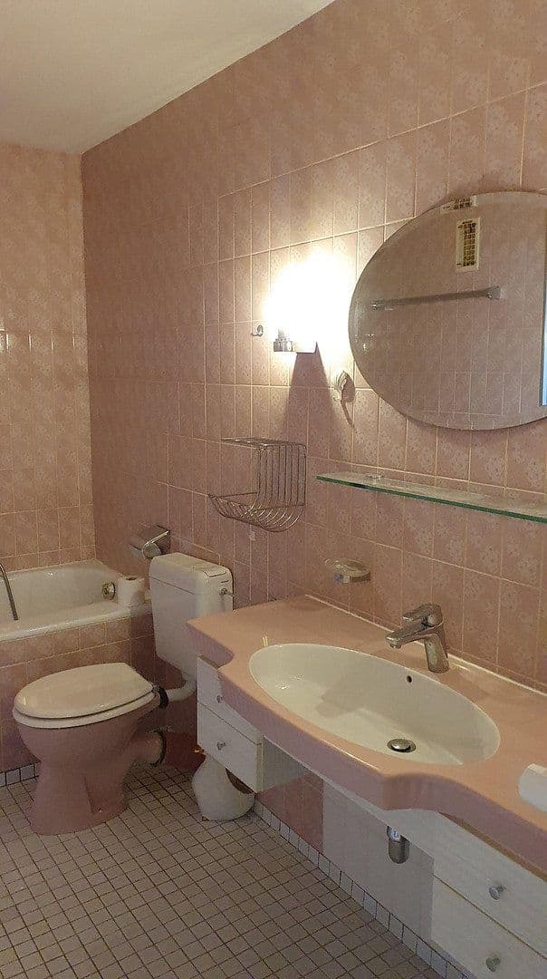 Prenájom bytu 3-izbový 87 m², Saarbrücken, Sársko Prenájom bytu 3-izbový 87 m², Saarbrücken, Sársko