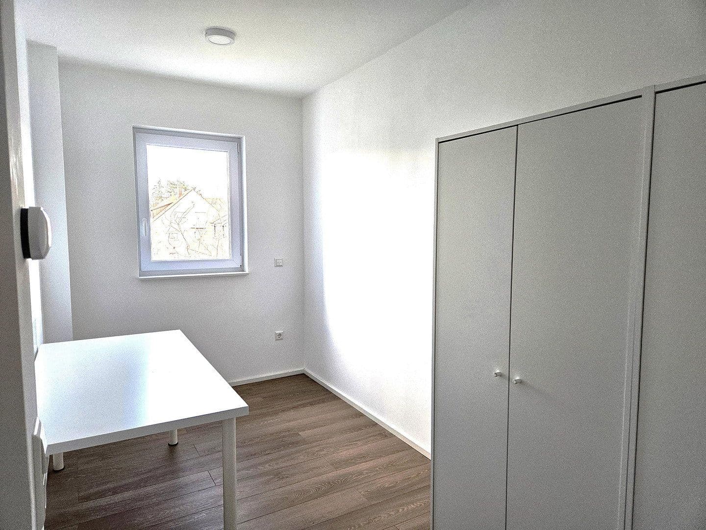 Prenájom bytu 3-izbový 123 m², Stuttgart, Bádensko-Wurttembersko Prenájom bytu 3-izbový 123 m², Stuttgart, Bádensko-Wurttembersko