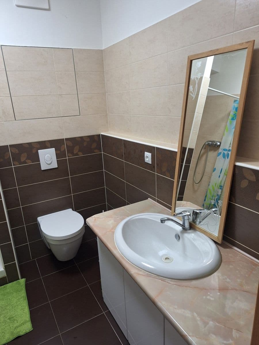 Prenájom bytu 2-izbový 60 m², Sousedíkova, Praha, Praha Prenájom bytu 2-izbový 60 m², Sousedíkova, Praha, Praha
