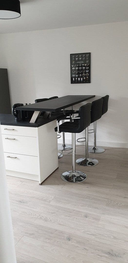 Prenájom bytu 2-izbový 60 m², Rheinuferstr, Neuss, Severné Porýnie - Westfálsko Prenájom bytu 2-izbový 60 m², Rheinuferstr, Neuss, Severné Porýnie - Westfálsko
