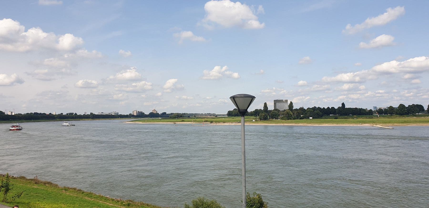 Prenájom bytu 2-izbový 60 m², Rheinuferstr, Neuss, Severné Porýnie - Westfálsko Prenájom bytu 2-izbový 60 m², Rheinuferstr, Neuss, Severné Porýnie - Westfálsko