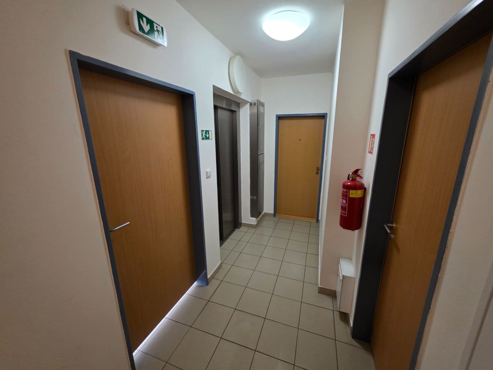 Prenájom bytu 4-izbový 127 m², Ke Škole, Mníšek pod Brdy, Středočeský kraj Prenájom bytu 4-izbový 127 m², Ke Škole, Mníšek pod Brdy, Středočeský kraj