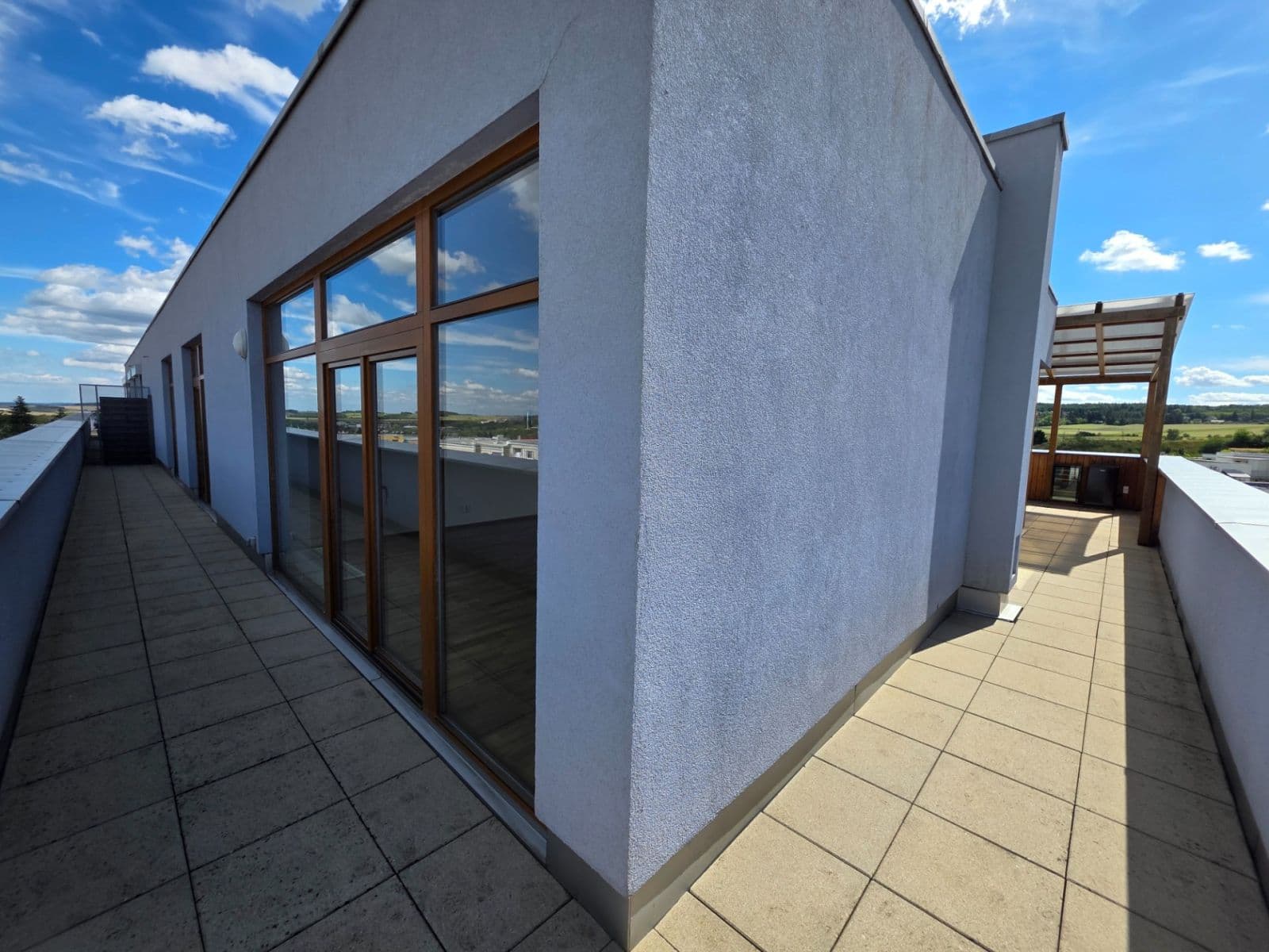 Prenájom bytu 4-izbový 127 m², Ke Škole, Mníšek pod Brdy, Středočeský kraj Prenájom bytu 4-izbový 127 m², Ke Škole, Mníšek pod Brdy, Středočeský kraj