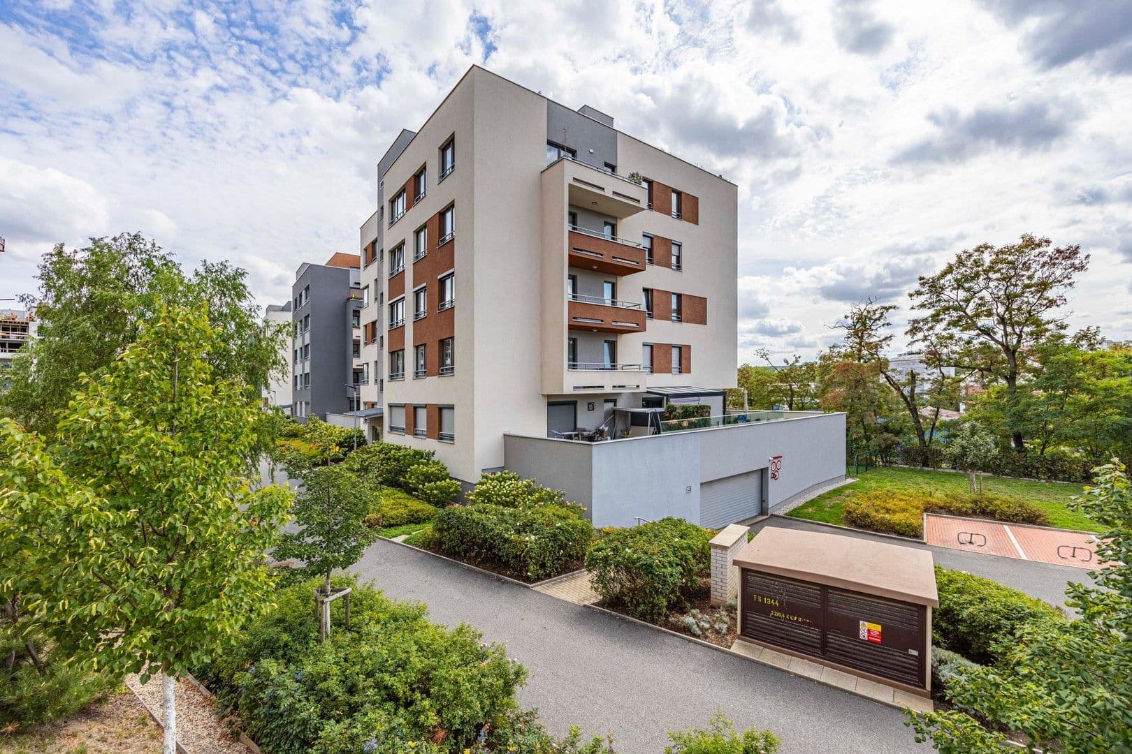 Prenájom bytu 2-izbový 57 m², Krnkova, Praha, Praha Prenájom bytu 2-izbový 57 m², Krnkova, Praha, Praha