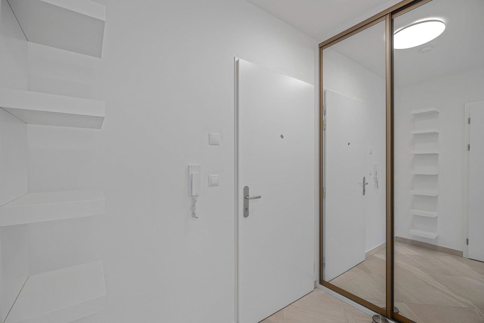 Prenájom bytu 2-izbový 57 m², Krnkova, Praha, Praha Prenájom bytu 2-izbový 57 m², Krnkova, Praha, Praha
