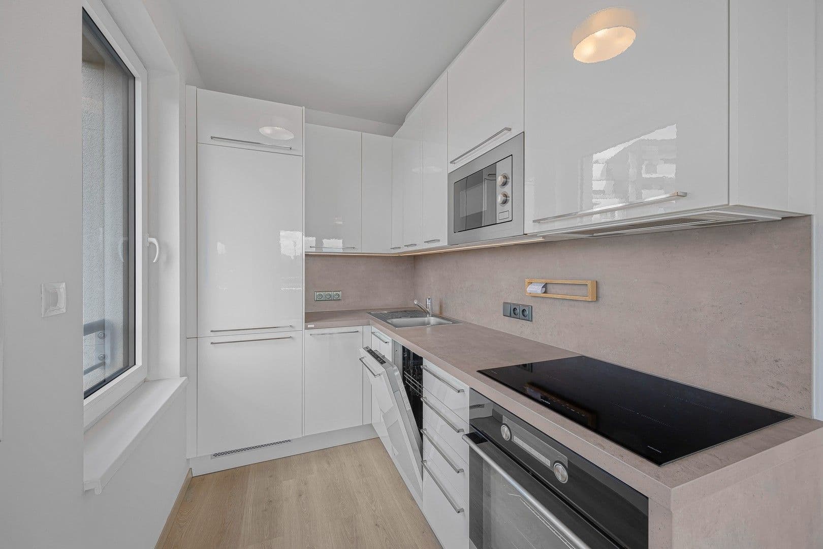 Prenájom bytu 2-izbový 57 m², Krnkova, Praha, Praha Prenájom bytu 2-izbový 57 m², Krnkova, Praha, Praha