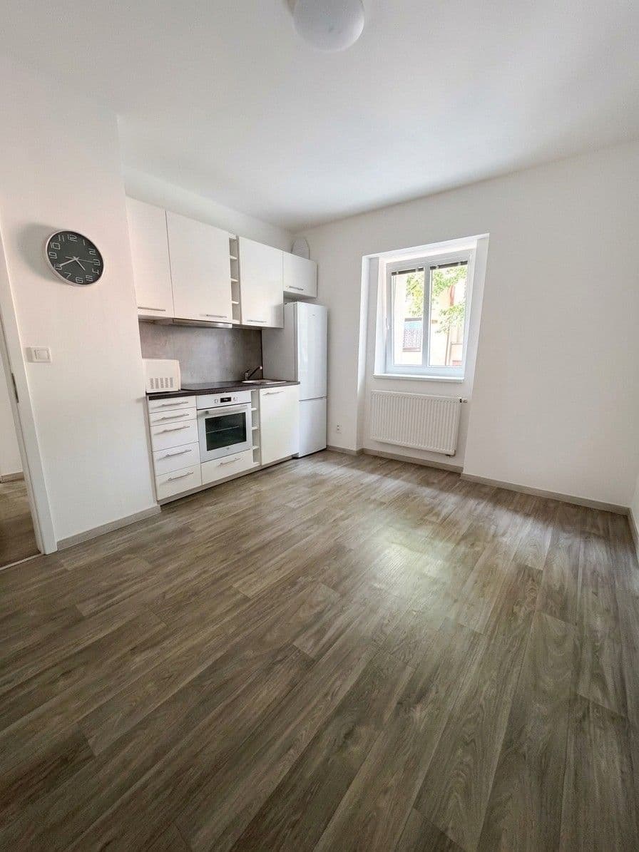 Prenájom bytu 2-izbový 30 m², Antonína Dvořáka, Dobříš, Středočeský kraj Prenájom bytu 2-izbový 30 m², Antonína Dvořáka, Dobříš, Středočeský kraj