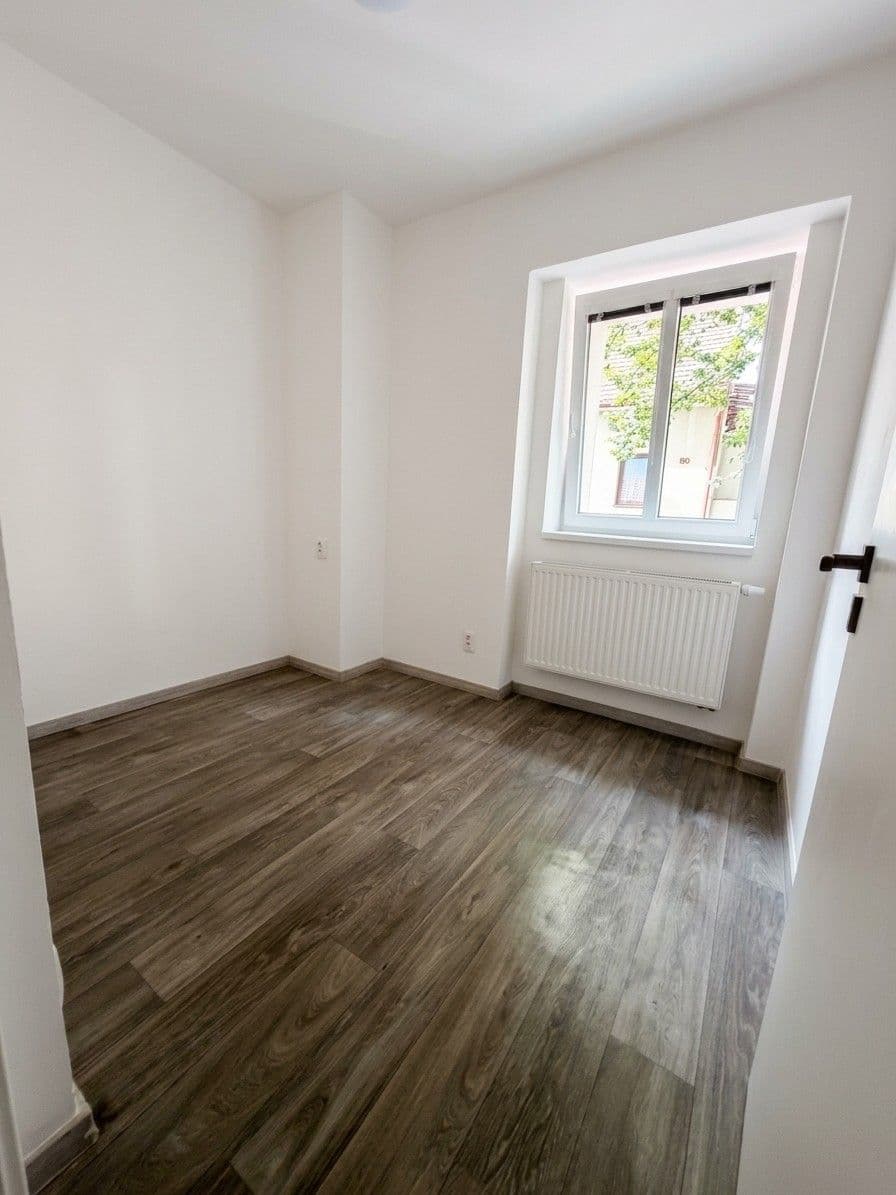 Prenájom bytu 2-izbový 30 m², Antonína Dvořáka, Dobříš, Středočeský kraj Prenájom bytu 2-izbový 30 m², Antonína Dvořáka, Dobříš, Středočeský kraj