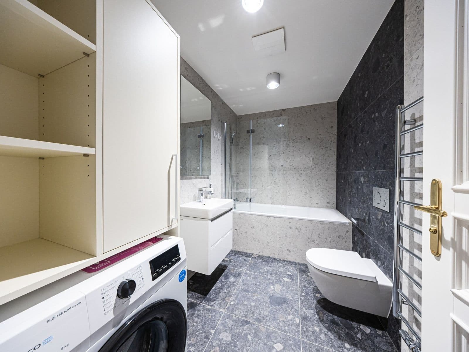 Prenájom bytu 2-izbový 43 m², Sázavská, Praha, Praha Prenájom bytu 2-izbový 43 m², Sázavská, Praha, Praha