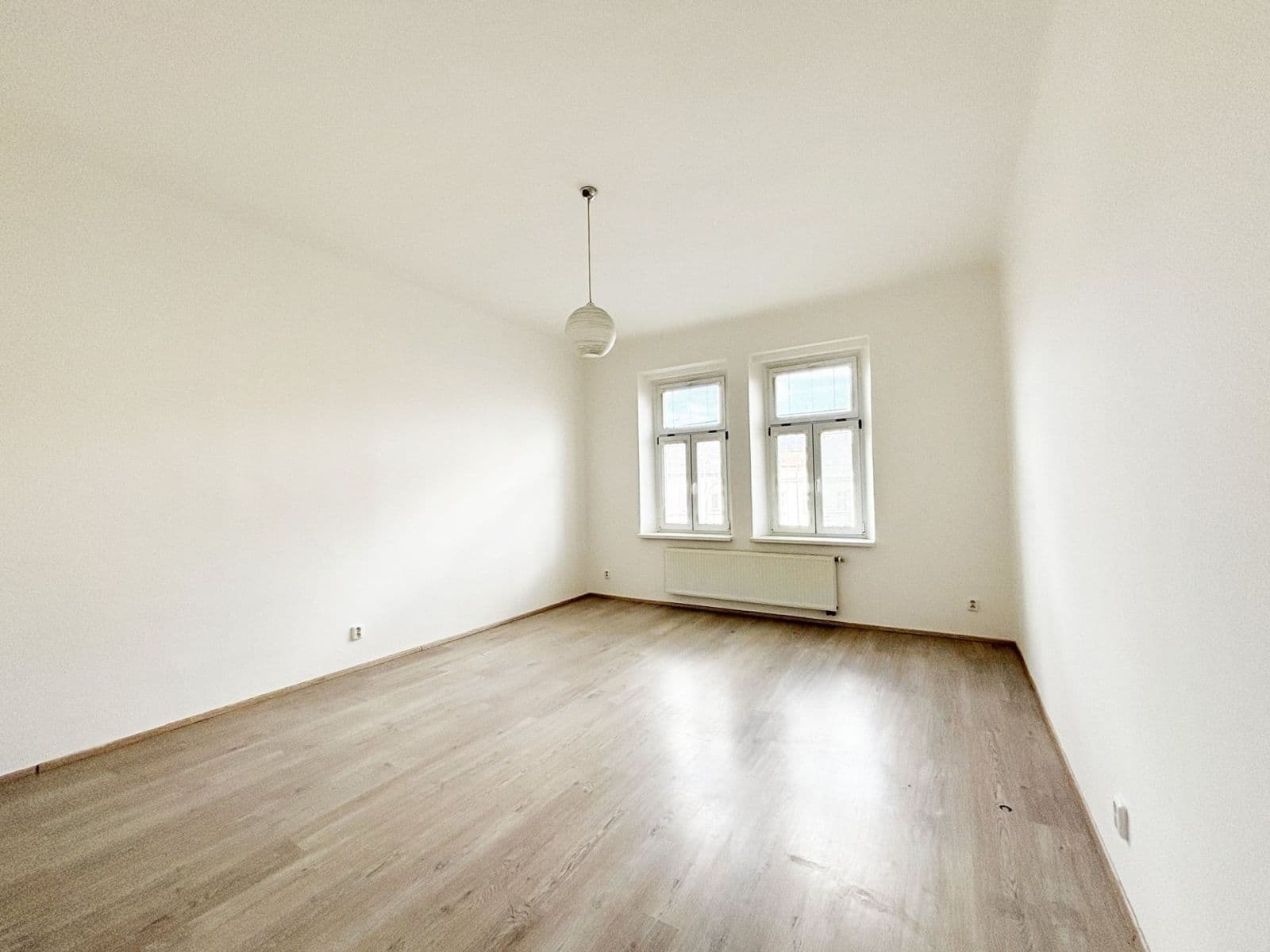 Prenájom bytu 1-izbový 55 m², Husova, Plzeň, Plzeňský kraj Prenájom bytu 1-izbový 55 m², Husova, Plzeň, Plzeňský kraj