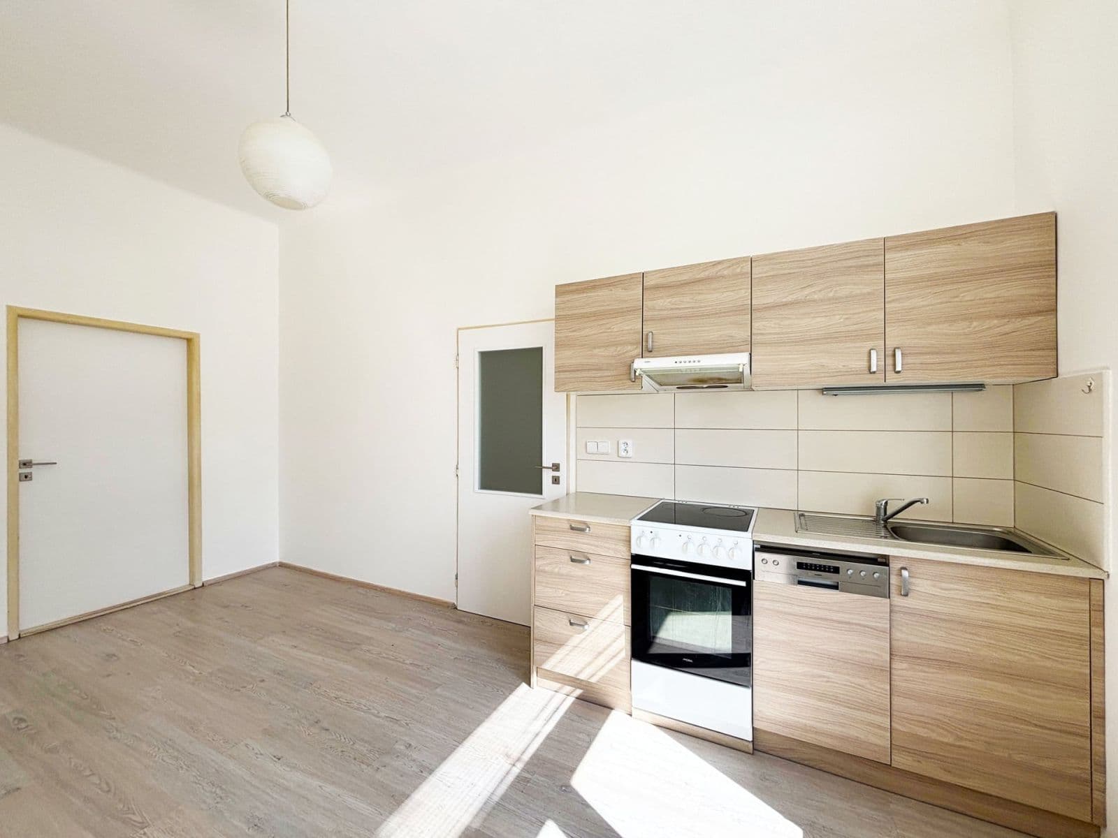 Prenájom bytu 1-izbový 55 m², Husova, Plzeň, Plzeňský kraj Prenájom bytu 1-izbový 55 m², Husova, Plzeň, Plzeňský kraj
