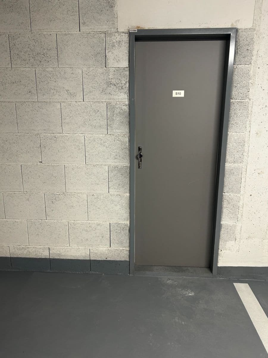Prenájom garáže 13 m², Praha, Praha Prenájom garáže 13 m², Praha, Praha