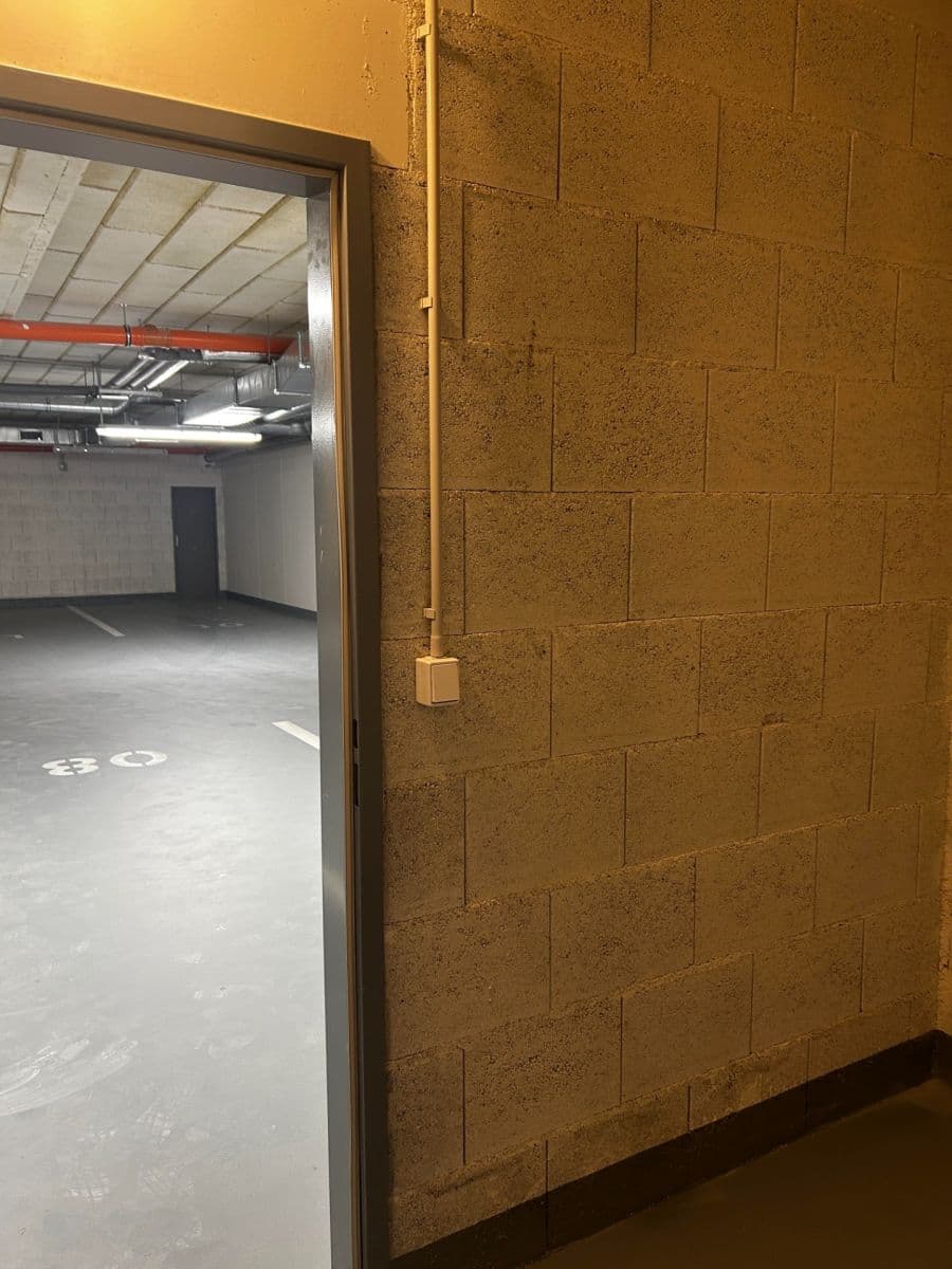 Prenájom garáže 13 m², Praha, Praha Prenájom garáže 13 m², Praha, Praha