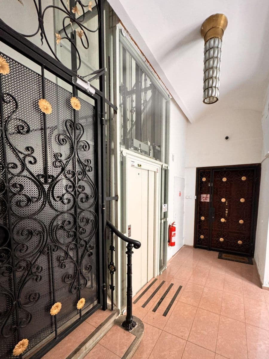 Prenájom bytu 2-izbový 67 m², Balbínova, Praha, Praha Prenájom bytu 2-izbový 67 m², Balbínova, Praha, Praha