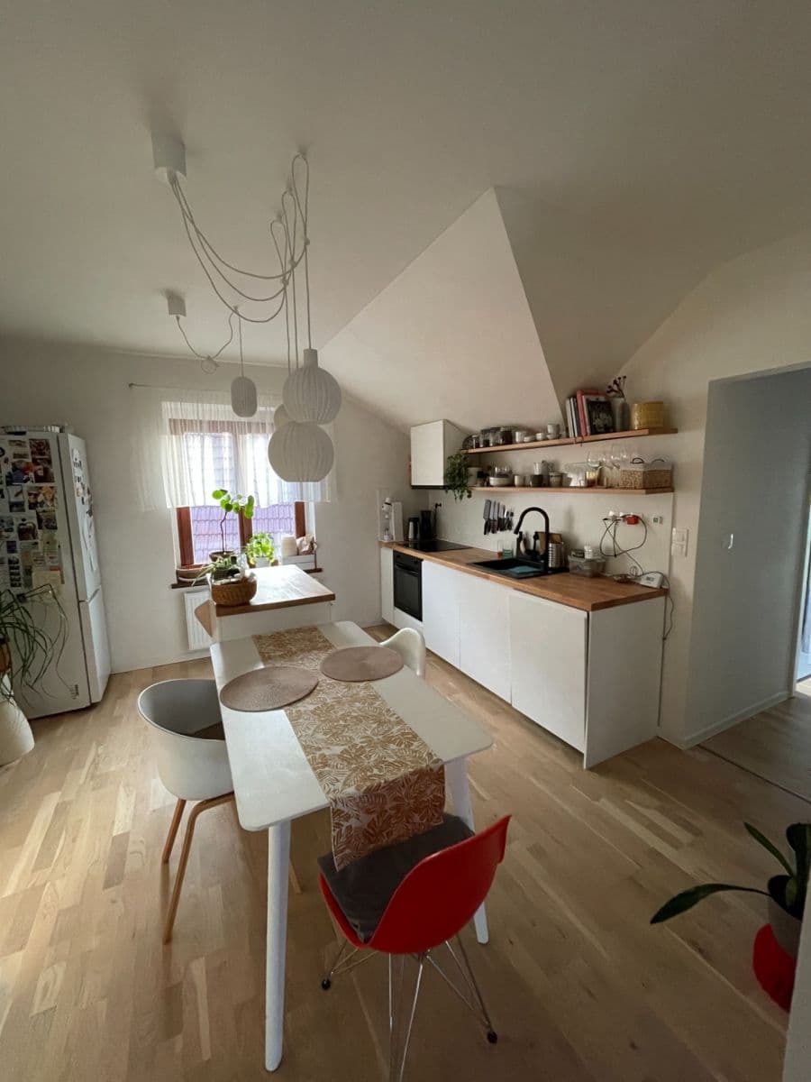 Prenájom bytu 2-izbový 65 m², Révová, Praha, Praha Prenájom bytu 2-izbový 65 m², Révová, Praha, Praha