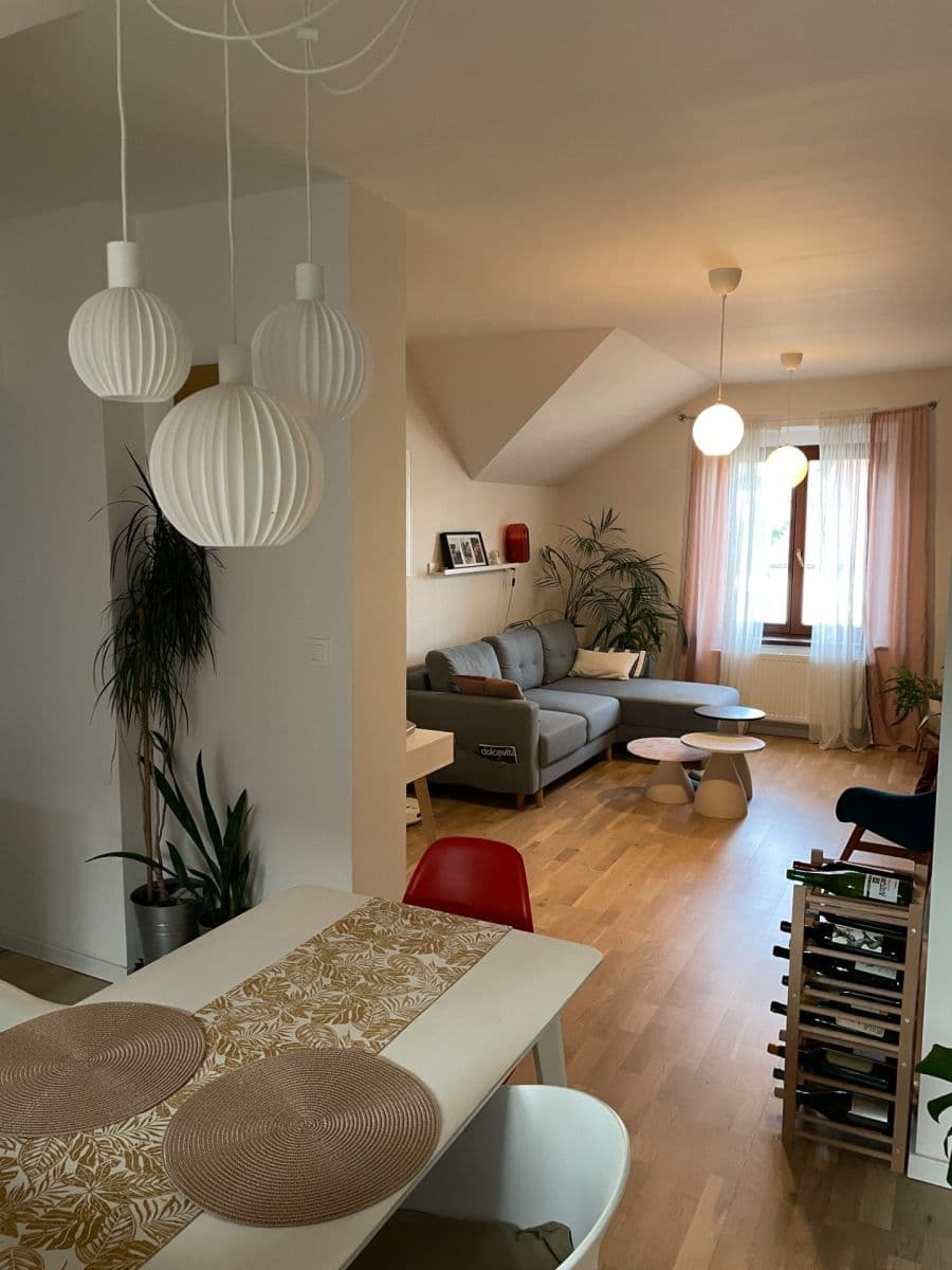Prenájom bytu 2-izbový 65 m², Révová, Praha, Praha Prenájom bytu 2-izbový 65 m², Révová, Praha, Praha