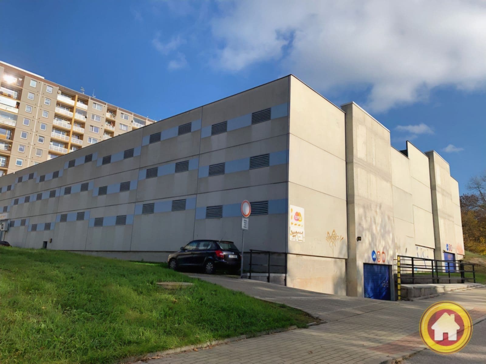 Prenájom garáže 16 m², Liberec, Liberecký kraj Prenájom garáže 16 m², Liberec, Liberecký kraj