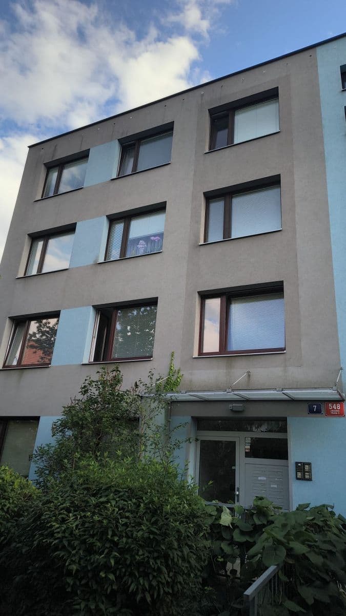 Prenájom bytu 4-izbový 74 m², K Rovinám, Praha, Praha Prenájom bytu 4-izbový 74 m², K Rovinám, Praha, Praha