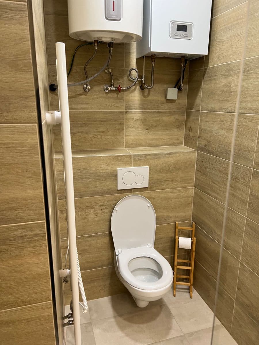 Prenájom bytu 1-izbový 41 m², Světická, Praha, Praha Prenájom bytu 1-izbový 41 m², Světická, Praha, Praha