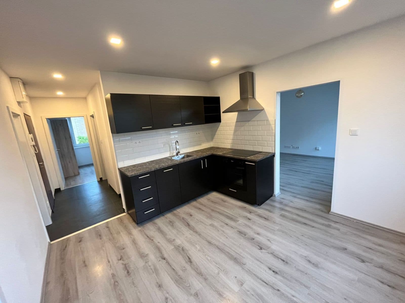 Prenájom bytu 4-izbový 75 m², Růžovka, Litoměřice, Ústecký kraj Prenájom bytu 4-izbový 75 m², Růžovka, Litoměřice, Ústecký kraj