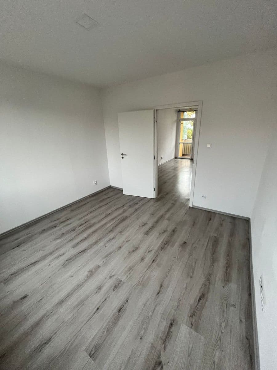 Prenájom bytu 4-izbový 75 m², Růžovka, Litoměřice, Ústecký kraj Prenájom bytu 4-izbový 75 m², Růžovka, Litoměřice, Ústecký kraj