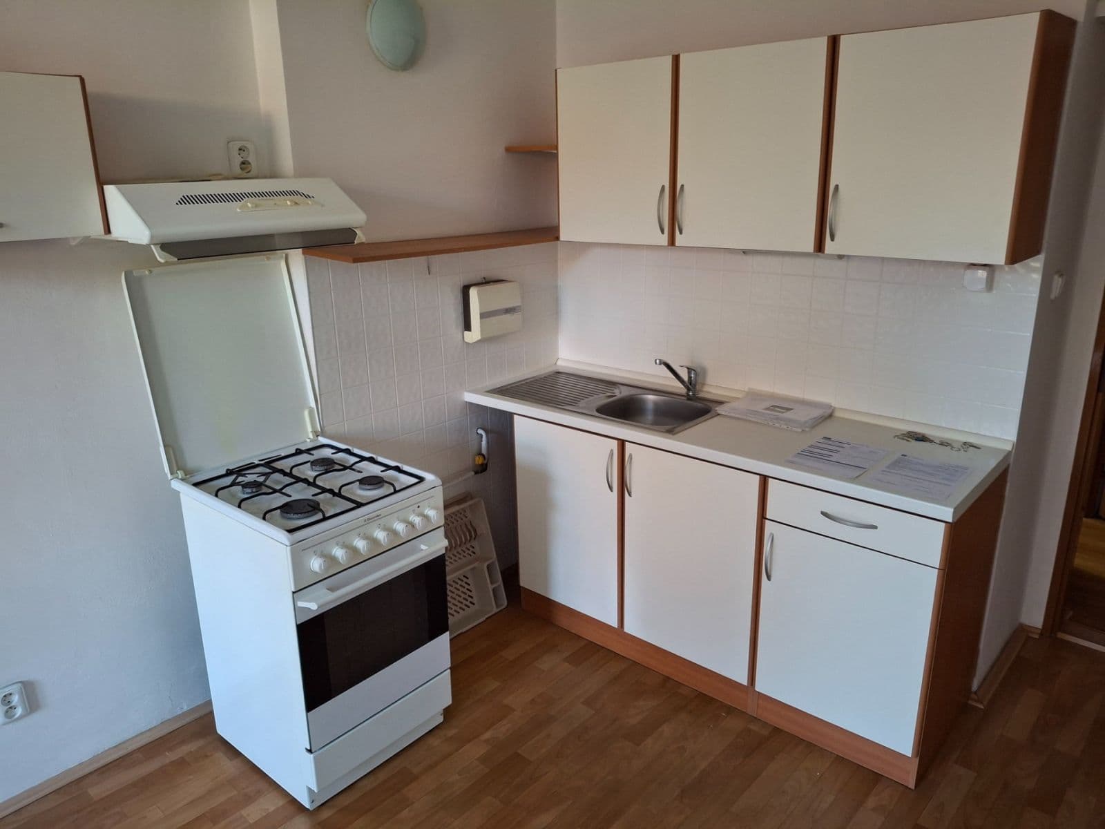 Prenájom bytu 2-izbový 39 m², Pod Vilami, Praha, Praha Prenájom bytu 2-izbový 39 m², Pod Vilami, Praha, Praha