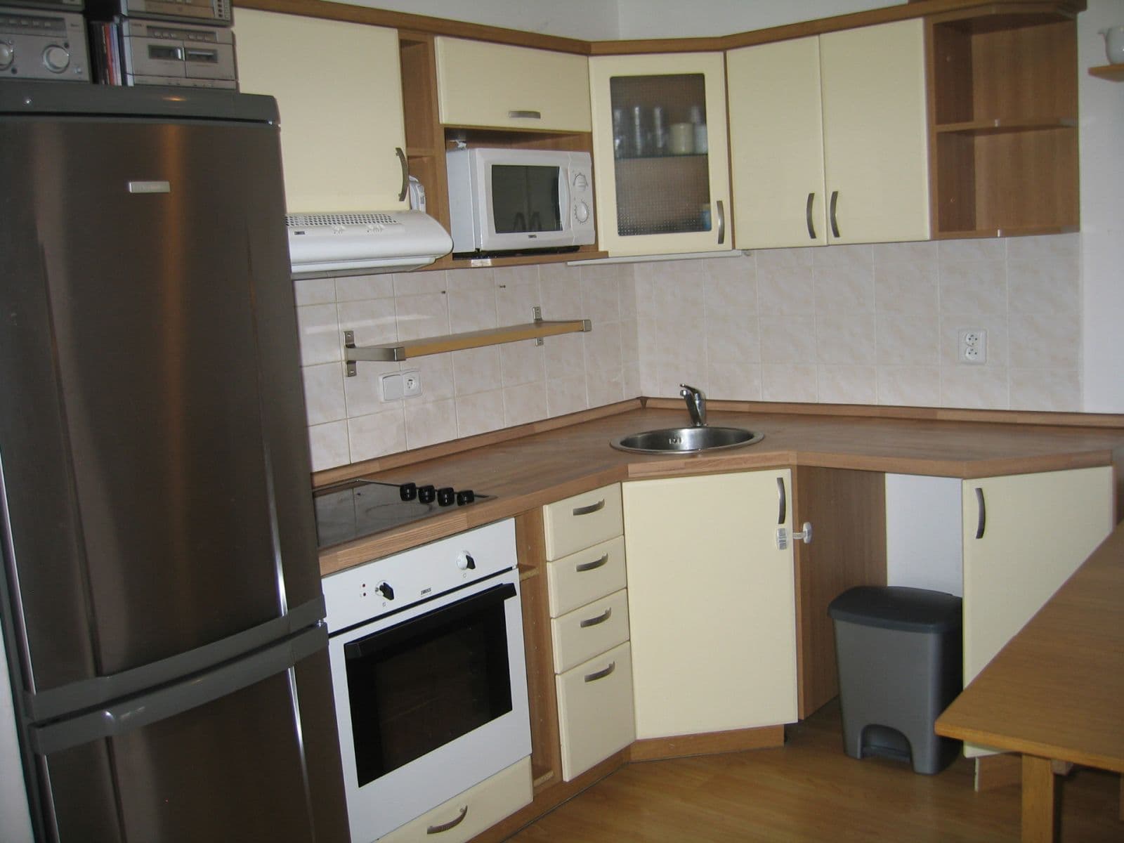 Prenájom bytu 2-izbový 58 m², Velvarská, Horoměřice, Středočeský kraj Prenájom bytu 2-izbový 58 m², Velvarská, Horoměřice, Středočeský kraj