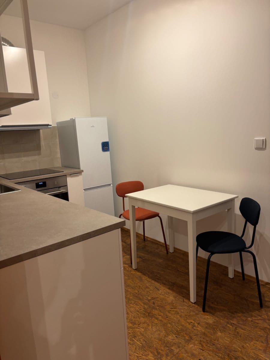 Prenájom bytu 2-izbový 45 m², Žerotínova, Praha, Praha Prenájom bytu 2-izbový 45 m², Žerotínova, Praha, Praha