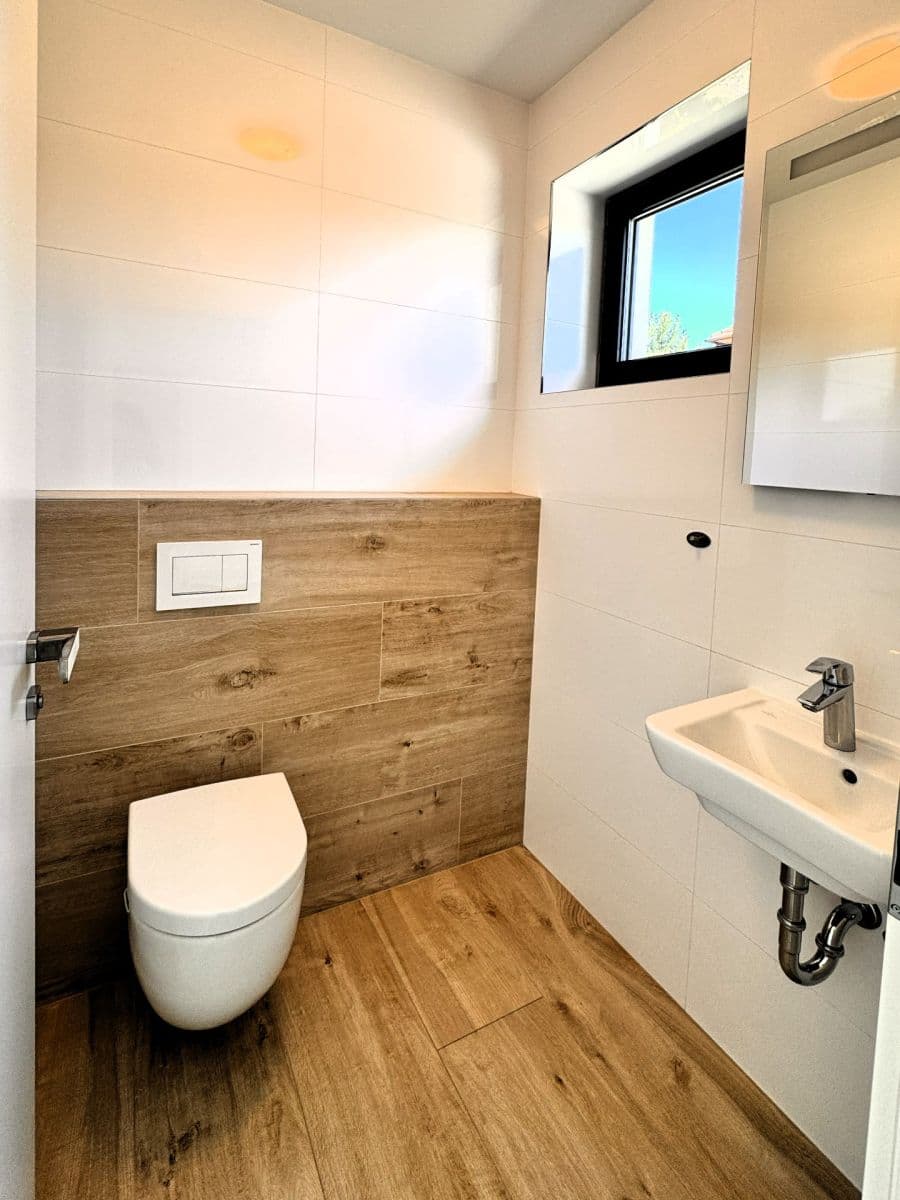 Predaj domu 160 m², pozemok 642 m², Akátová, Králův Dvůr, Středočeský kraj Predaj domu 160 m², pozemok 642 m², Akátová, Králův Dvůr, Středočeský kraj