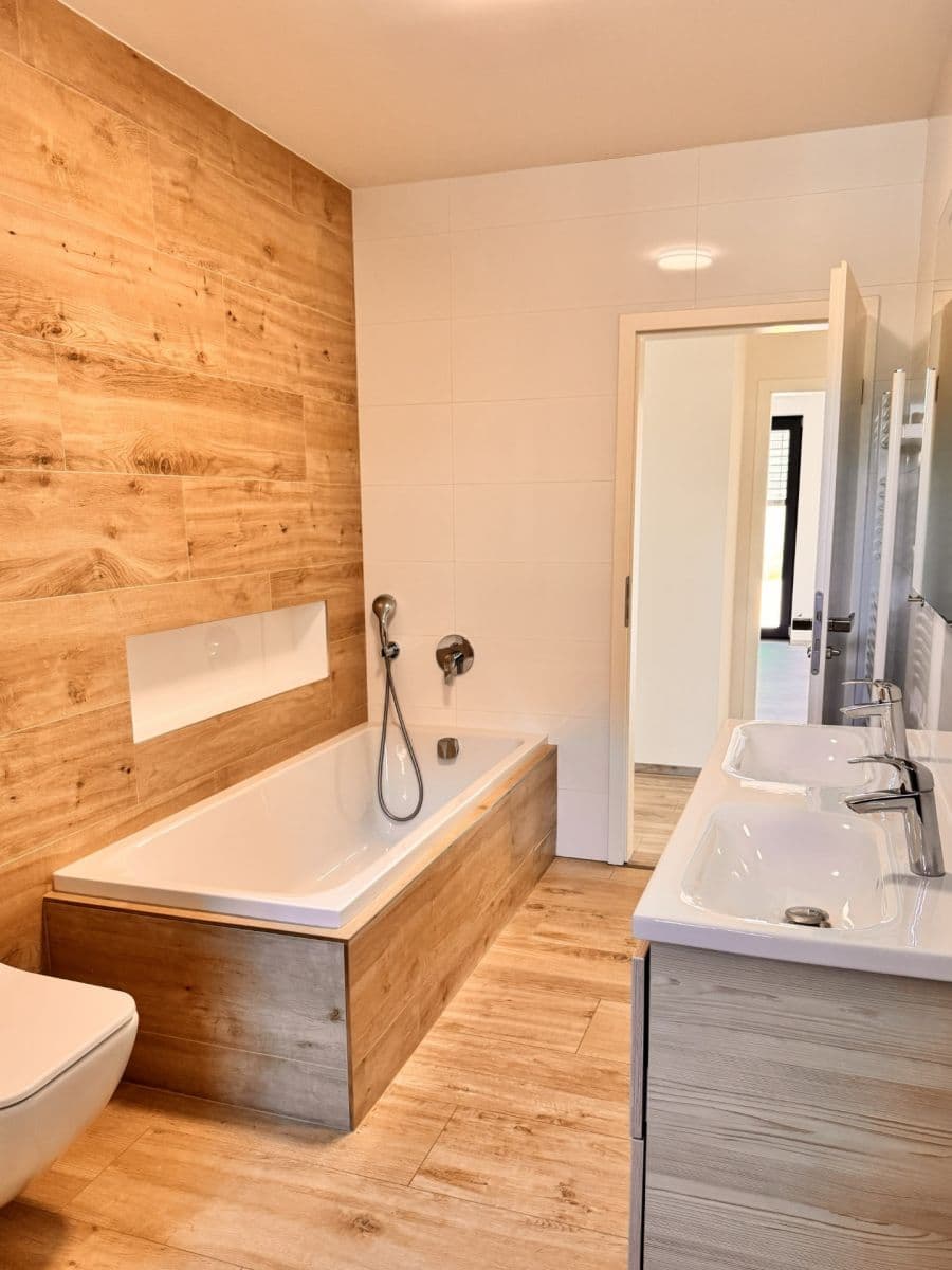Predaj domu 160 m², pozemok 642 m², Akátová, Králův Dvůr, Středočeský kraj Predaj domu 160 m², pozemok 642 m², Akátová, Králův Dvůr, Středočeský kraj