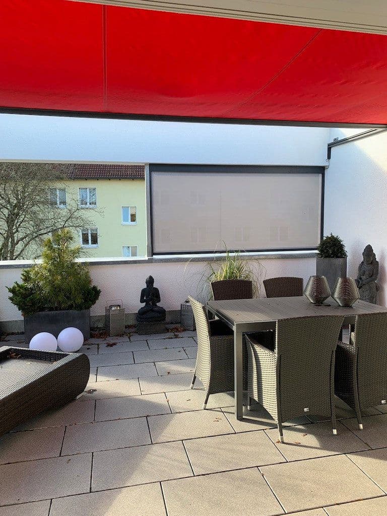 Prenájom bytu 4-izbový 157 m², Ulm, Bádensko-Wurttembersko Prenájom bytu 4-izbový 157 m², Ulm, Bádensko-Wurttembersko