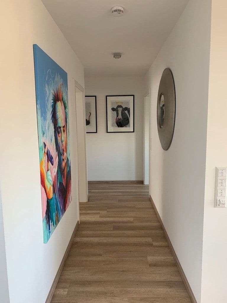 Prenájom bytu 4-izbový 157 m², Ulm, Bádensko-Wurttembersko Prenájom bytu 4-izbový 157 m², Ulm, Bádensko-Wurttembersko