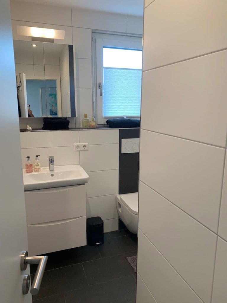 Prenájom bytu 4-izbový 157 m², Ulm, Bádensko-Wurttembersko Prenájom bytu 4-izbový 157 m², Ulm, Bádensko-Wurttembersko